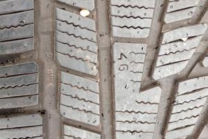 N.4 GOMME 215/50/17 INVERNALI