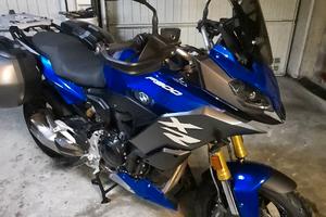 moto BMW F900XR giugno 2023