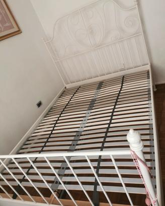 letto in ferro con doghe ikea