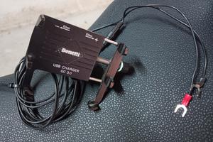 porta cellulare con USB integrata 