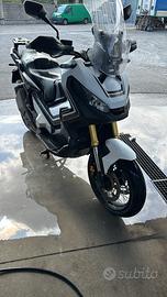 Xadv 750