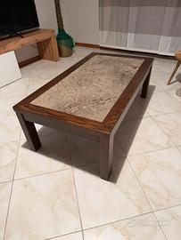 Tavolino da salotto con piano in pietra fossile