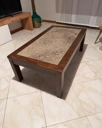 Tavolino da salotto con piano in pietra fossile