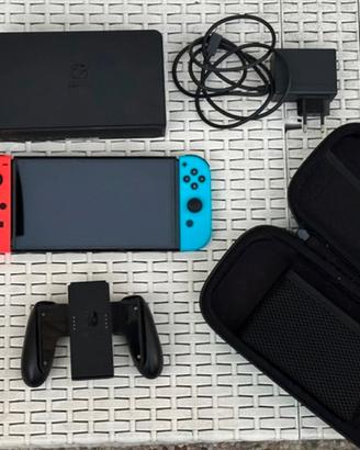 Nintendo Switch OLED con accessori senza giochi