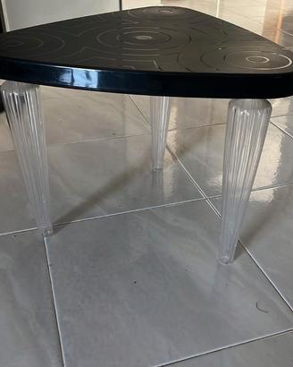Tavolino moderno in plastica – leggero, resistente