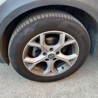 4 Pneumatici nuovi misura 215/60 su 17