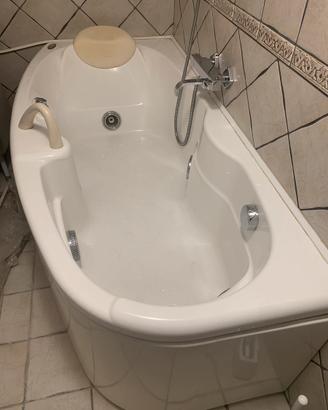 Jacuzzi vasca idromassaggio angolare sx
