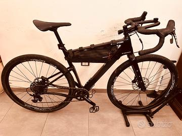 Bici gravel full carbon cannondale Topston