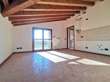 2 LOCALI A BAGNOLO SAN VITO