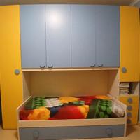 cameretta a ponte con cassettiera