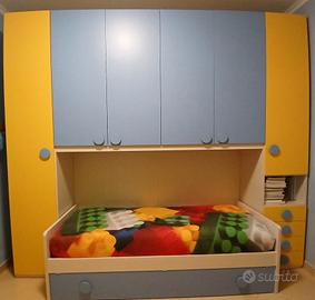 cameretta a ponte con cassettiera