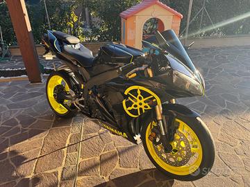 Yamaha R1