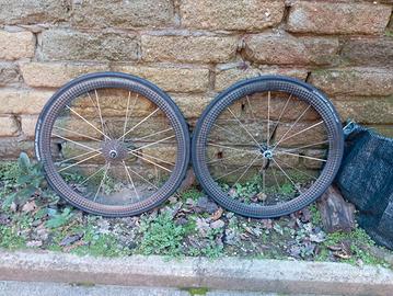 Ruote in carbonio Corima per copertoni