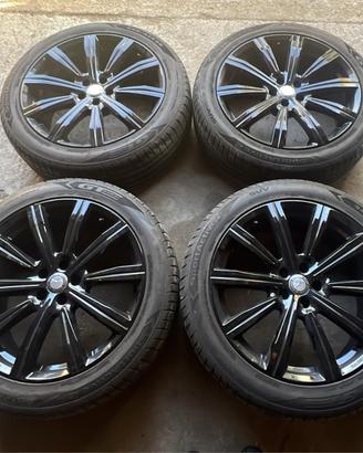 4 Cerchi in lega da 20 con gomme 255/45/20