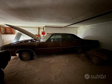 Chrysler Newport Royal  e Opel ReKord 