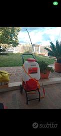 Pompa irroratrice a batteria, a spalla + trolley