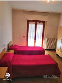 Camera per 2 studentesse