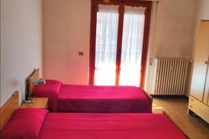 Camera per 2 studentesse