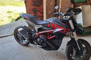 DUCATI HYPERMOTARD 821 Dark 2014