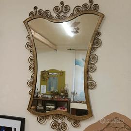 Specchio vintage anni 50 in metallo dorato