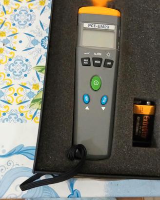 Misuratore campi elettromagnetici PCE-EM29