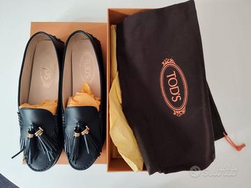 Mocassino Nero Tod's con nappine e gommini n.ro 37