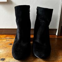 Stivaletti scamosciati neri