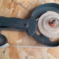 Applicatore manuale di carta gommata per legno