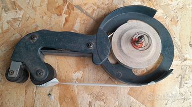 Applicatore manuale di carta gommata per legno