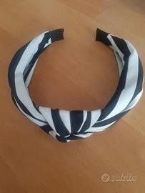 Cerchietto a righe bianche e nere 