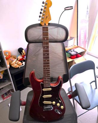 FENDER STRATOCASTER