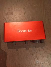 scheda audio focusrite Scarlett 212