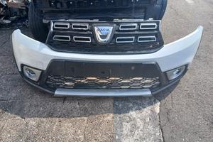 paraurto dacia sandero 2015 