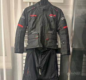 splendida tuta da moto donna