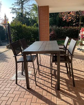Tavolo da giardino + sedie