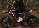 rieju-mrt-125-motard-lc-raff-ad-acqua