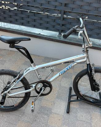 BICI BMX PRONTA ALL USO MANUBRIO GIRA DI  360•