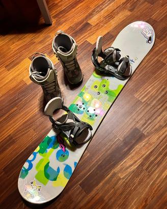 Scarponi e tavola da snowboard