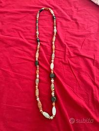 Collana lunga di pietre dure