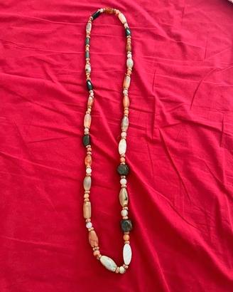 Collana lunga di pietre dure