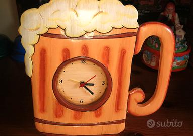 Orologio bicchiere birra in legno-vintage