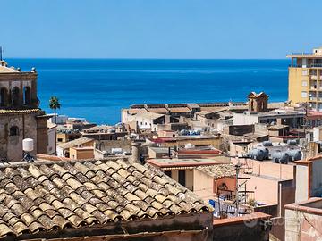 Indipendente vista mare