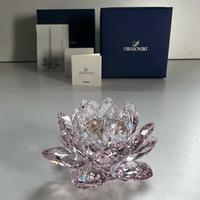 Portacandela Swarovski a forma di ninfea rosa