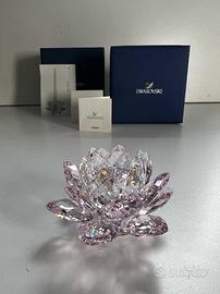 Portacandela Swarovski a forma di ninfea rosa