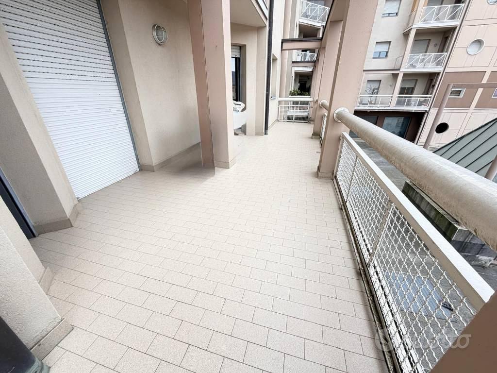 Appartamento di 124 m² con 4 locali e box auto a S - Vista 4