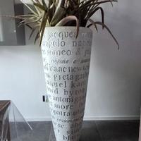 VASO ALTO CON SCRITTURA CON PIANTA TOP ELEGANCE