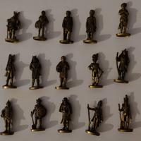 15 soldatini metallici da collezione 