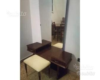 Pettiniera con puffo in pelle Restaurati