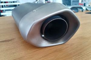 Terminale di scarico originale YAMAHA MT-10 dal 20