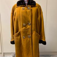 Montone color senape